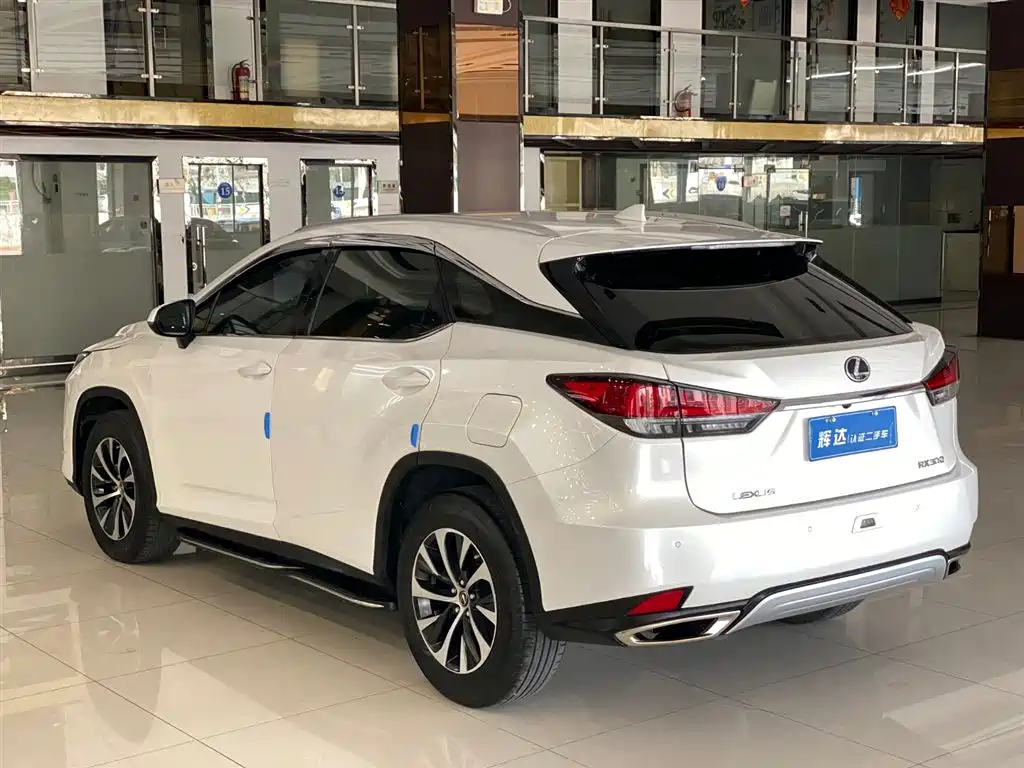 Lexus RX 2021