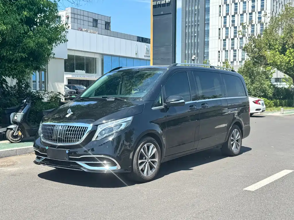 Mercedes-Benz V-Class 2022 — фото 1