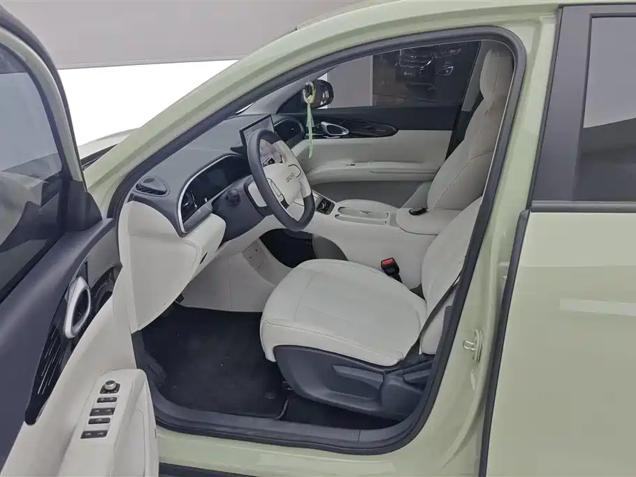 Geely Galaxy Starwish 2025 — фото 9