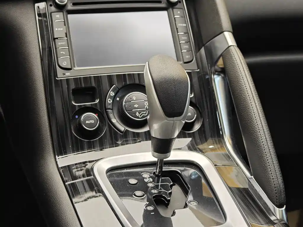 Peugeot 3008 2015 — фото 18