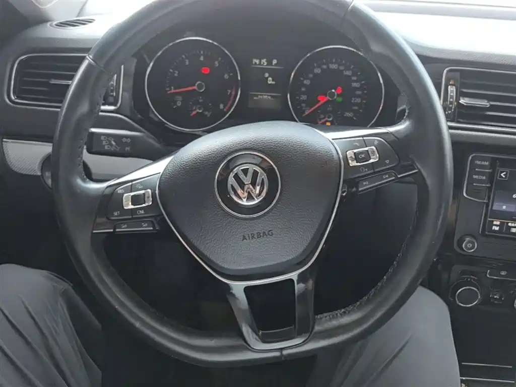 Volkswagen Sagitar 2017 — фото 11