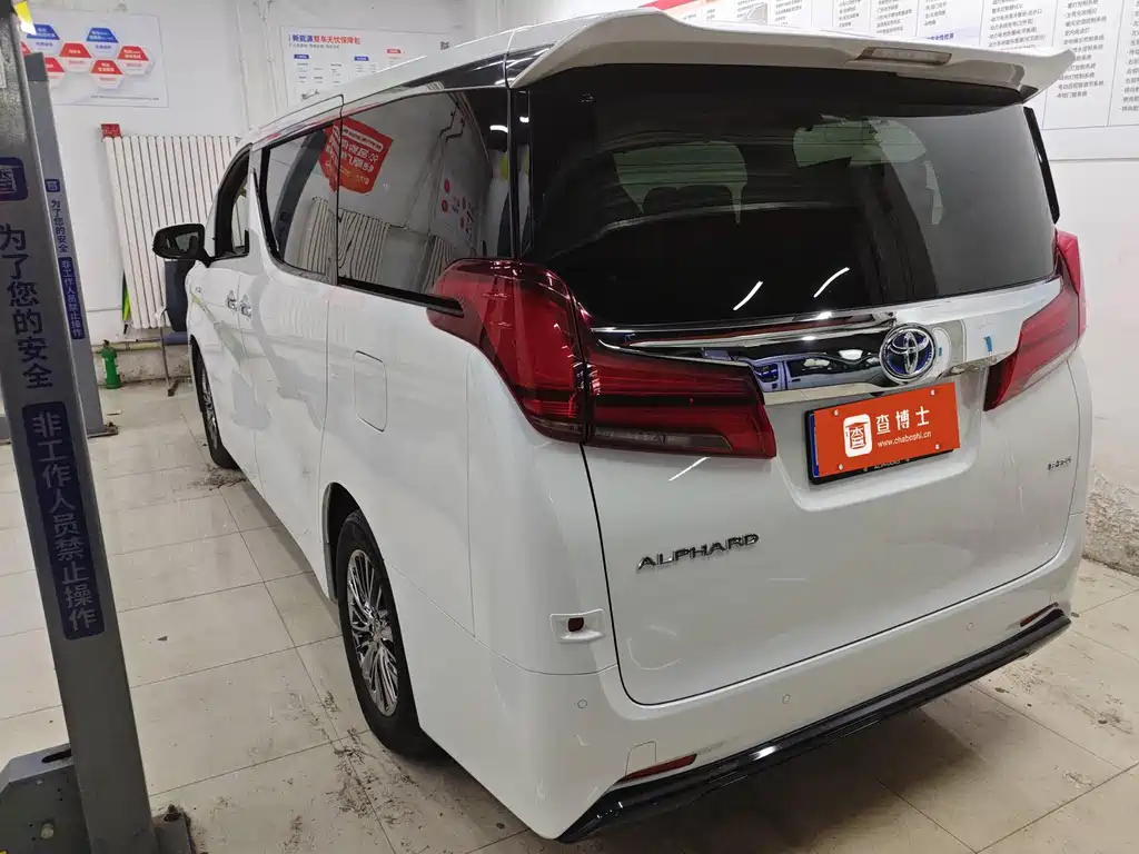 Toyota Alphard 2022 — фото 2