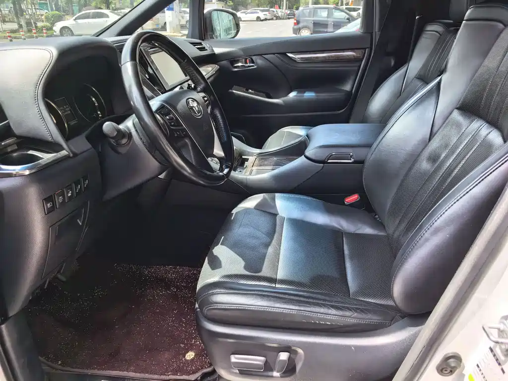 Toyota Alphard 2018 — фото 9