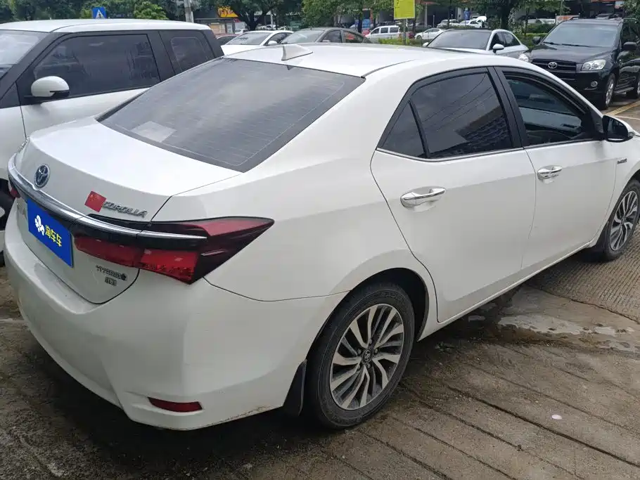 Toyota Corolla 2018 — фото 3