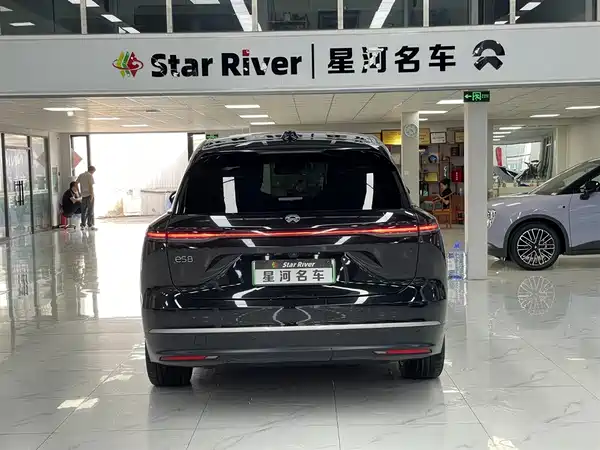 NIO ES8 2023