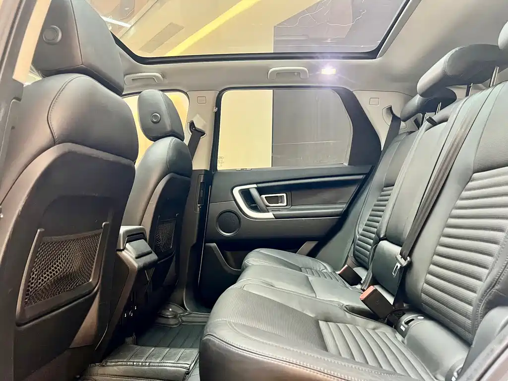 Land Rover Discovery Sport 2017 — фото 15