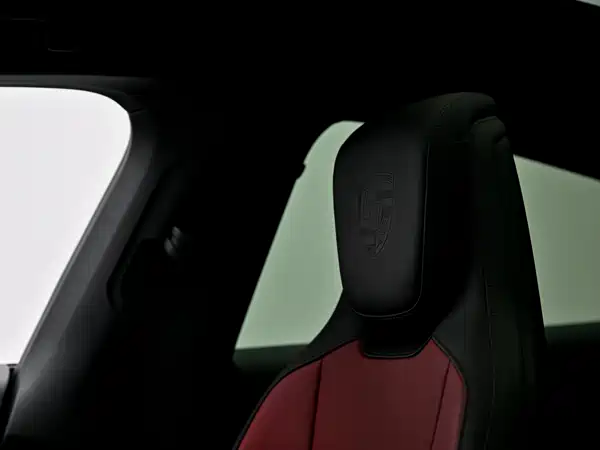 Porsche Taycan 2026