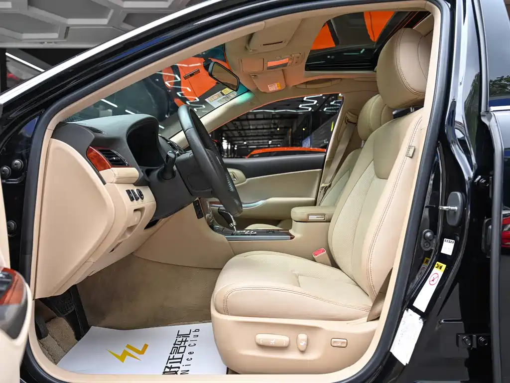 Toyota Crown 2014 — фото 11