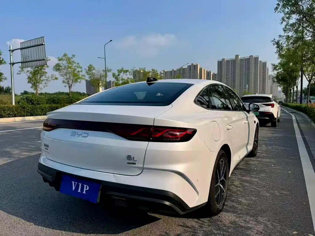 BYD Qin L 2025 — фото 7
