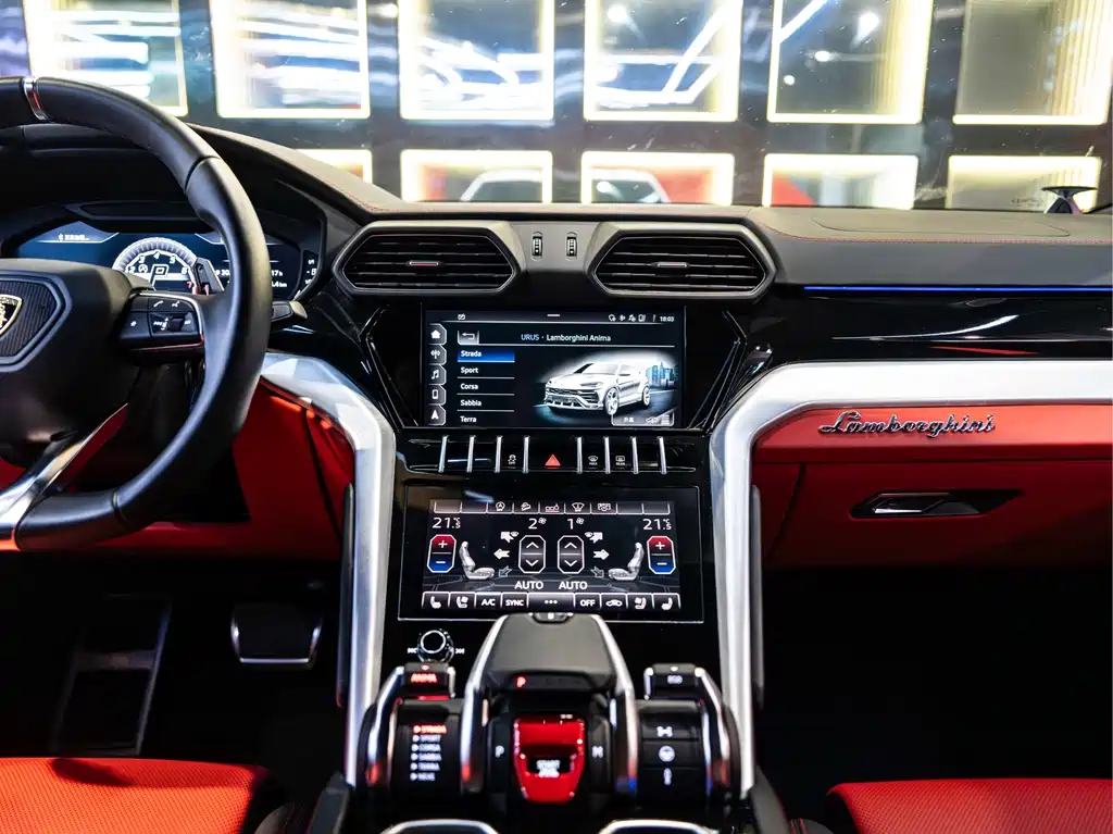 Lamborghini Urus 2020 — фото 13