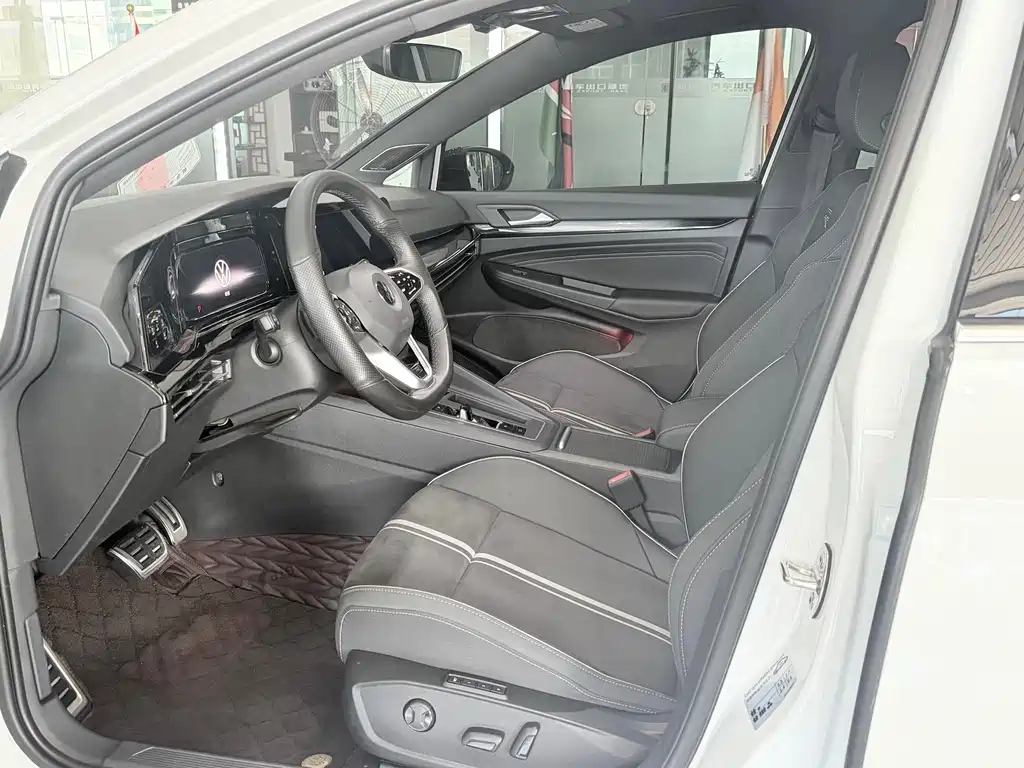 Volkswagen Golf 2023