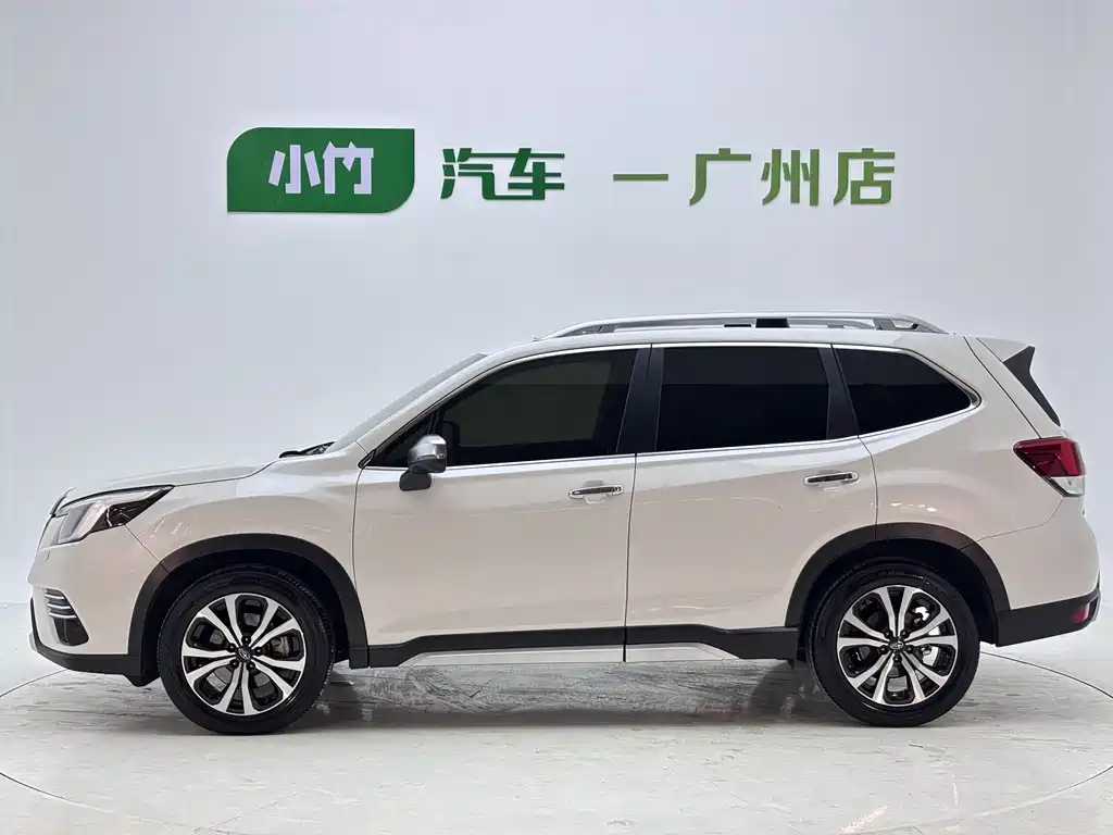 Subaru Forester 2023 — фото 8