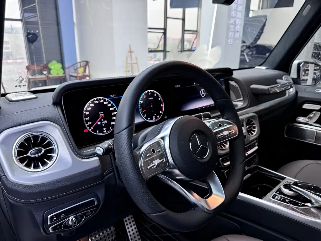 Mercedes-Benz G-Class 2022 — фото 10