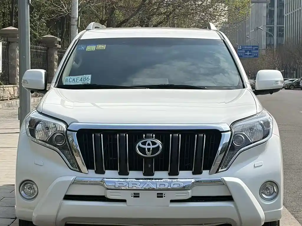 Toyota Prado 2015 — фото 2