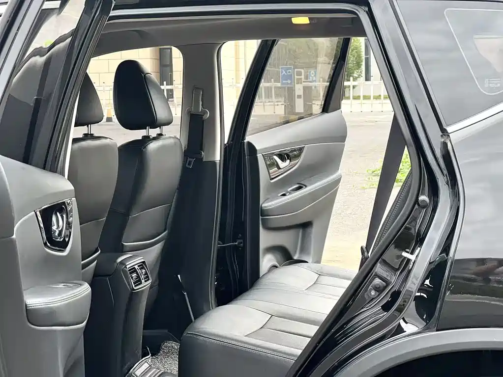 Nissan X-Trail 2019 — фото 10