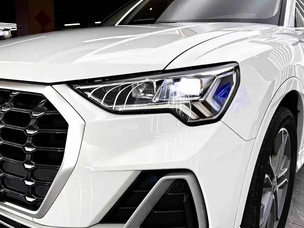 Audi Q3 2020 — фото 10