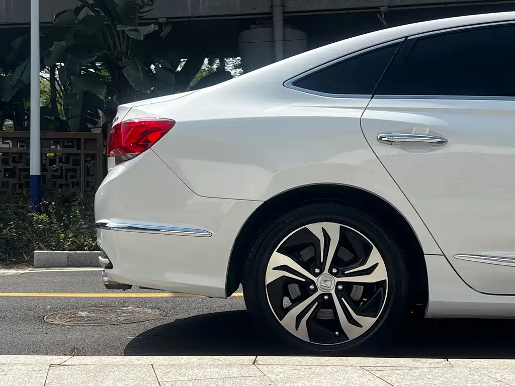 Honda Spirior 2016 — фото 11