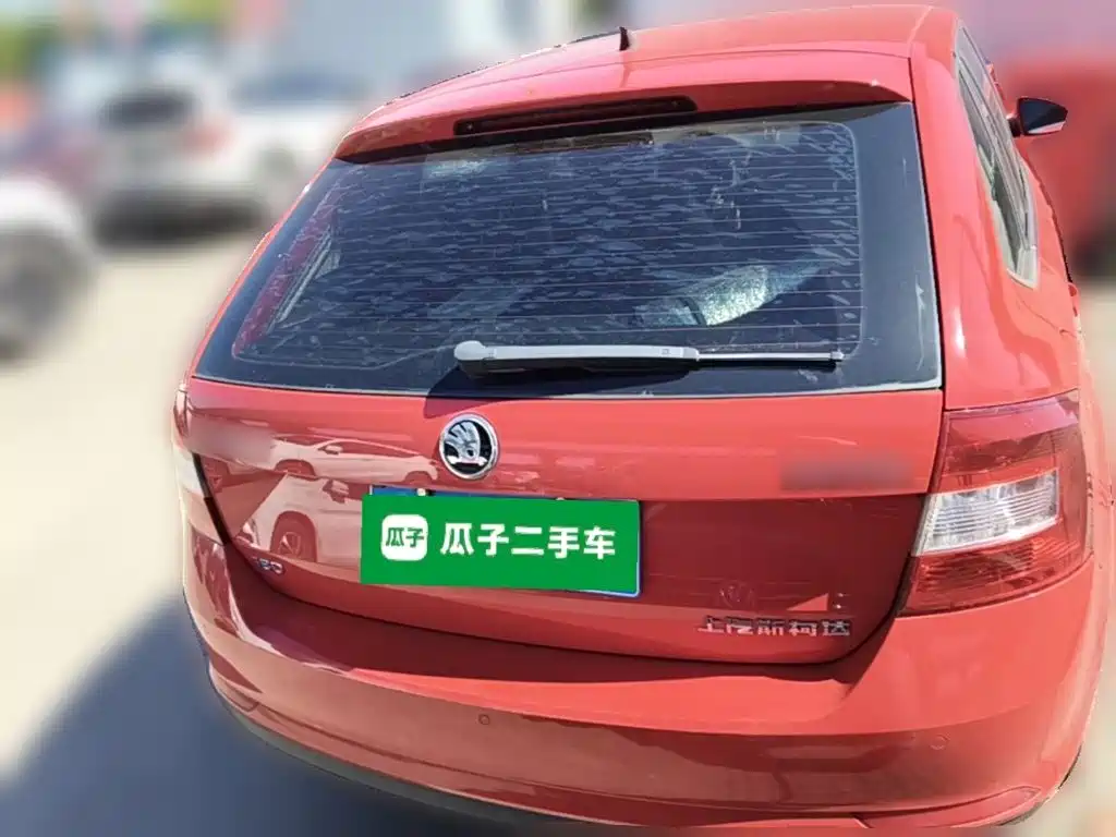 Skoda Rapid Spaceback 2017 — фото 10