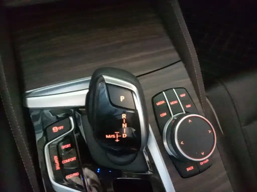 BMW 5 Series New Energy 2020 — фото 14