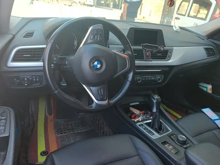 BMW 1 Series 2019 — фото 11