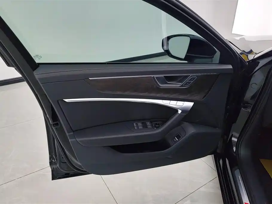 Audi A6L 2023 — фото 7