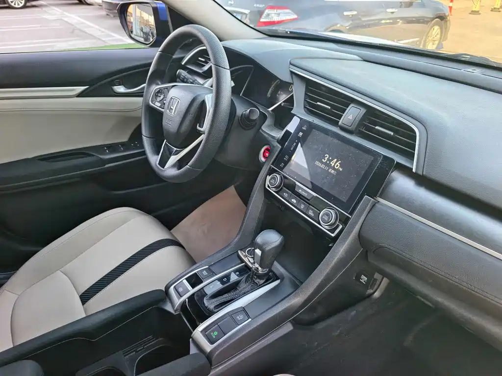Honda Civic 2017 — фото 15