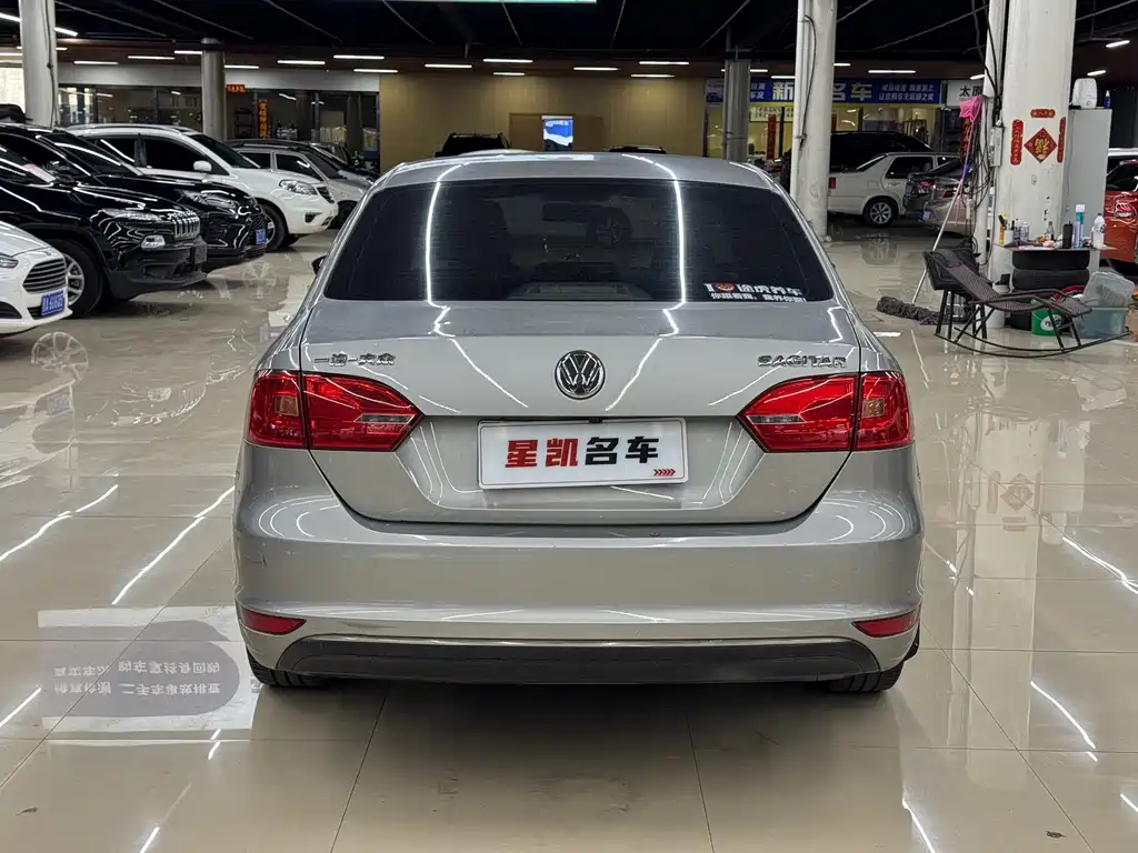 Volkswagen Sagitar 2013