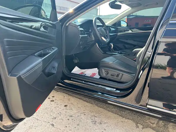 Volkswagen Passat 2023