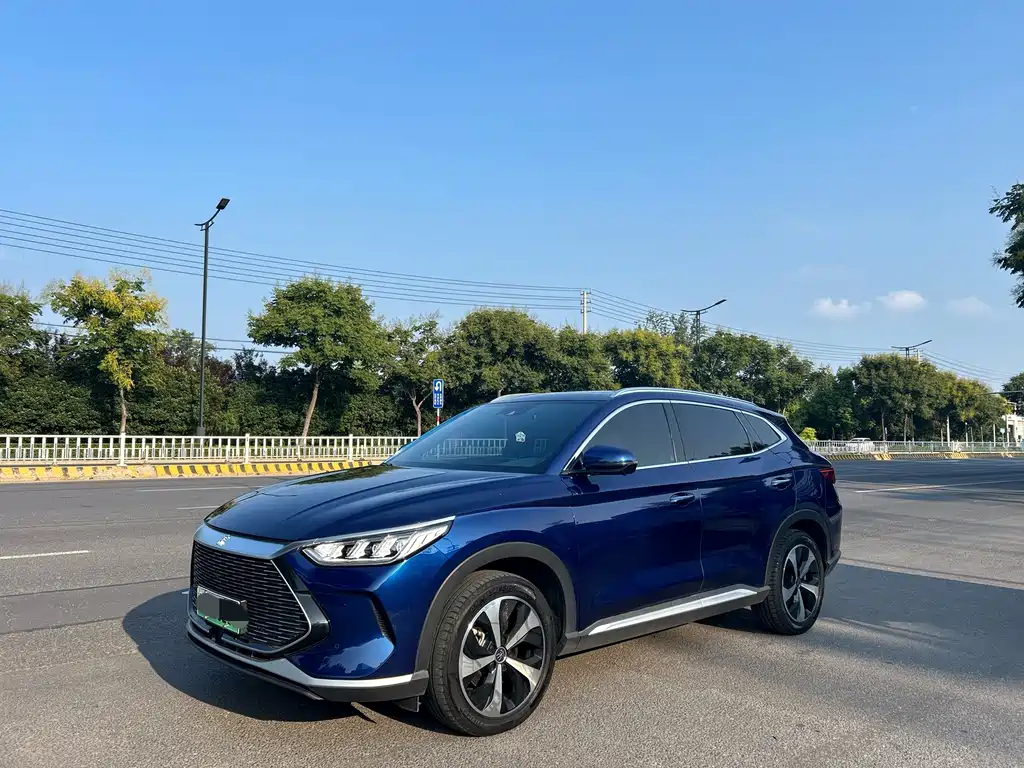 BYD Song PLUS New Energy 2023 — фото 1