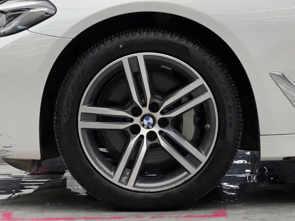BMW 5 Series 2023