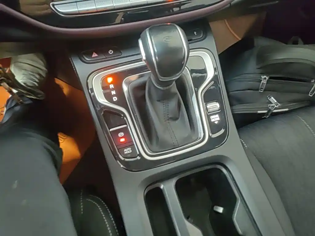 GAC Motor Trumpchi M6 2023 — фото 14