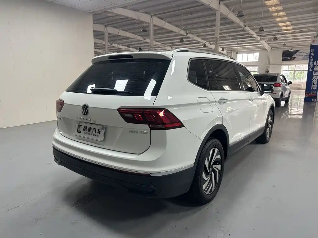 Volkswagen Tiguan L 2025 — фото 4