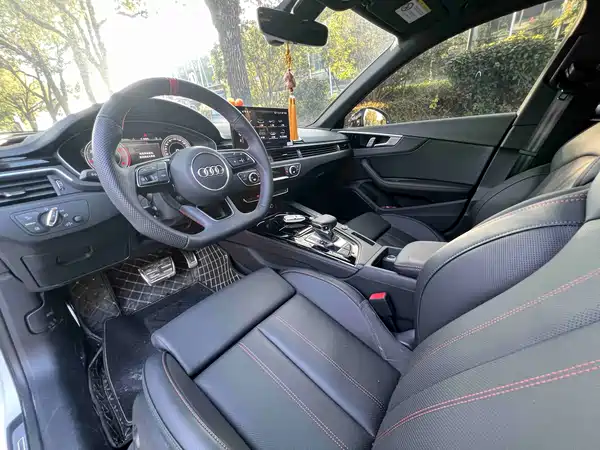 Audi A4L 2025