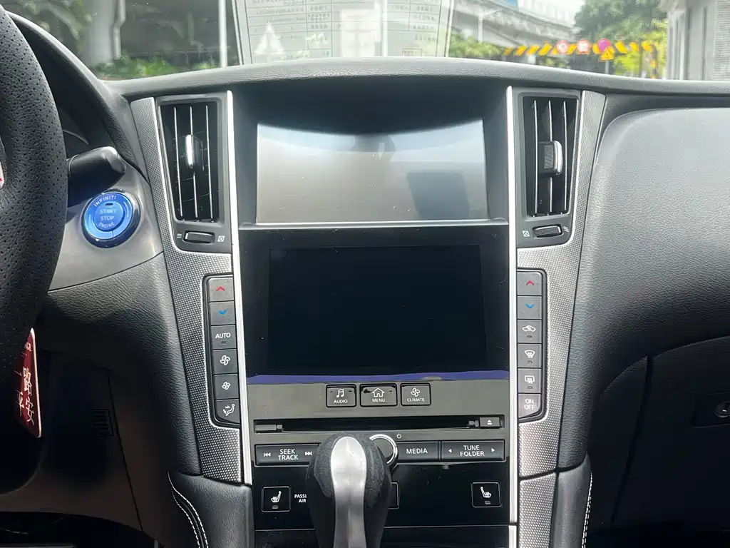 Infiniti Q50L 2015 — фото 30