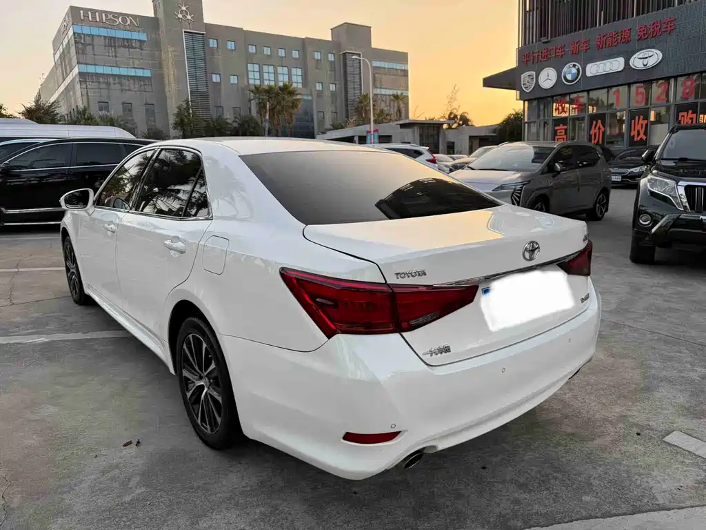 Toyota Crown 2019 — фото 10