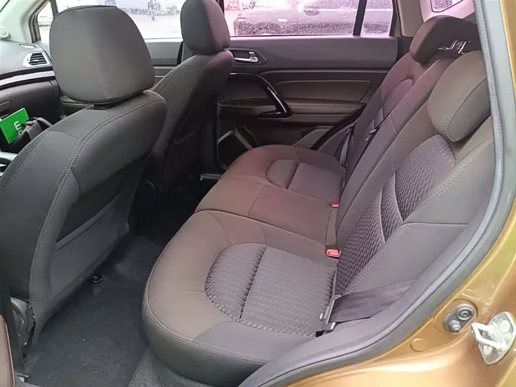 GAC Motor Trumpchi GS4 2015 — фото 17
