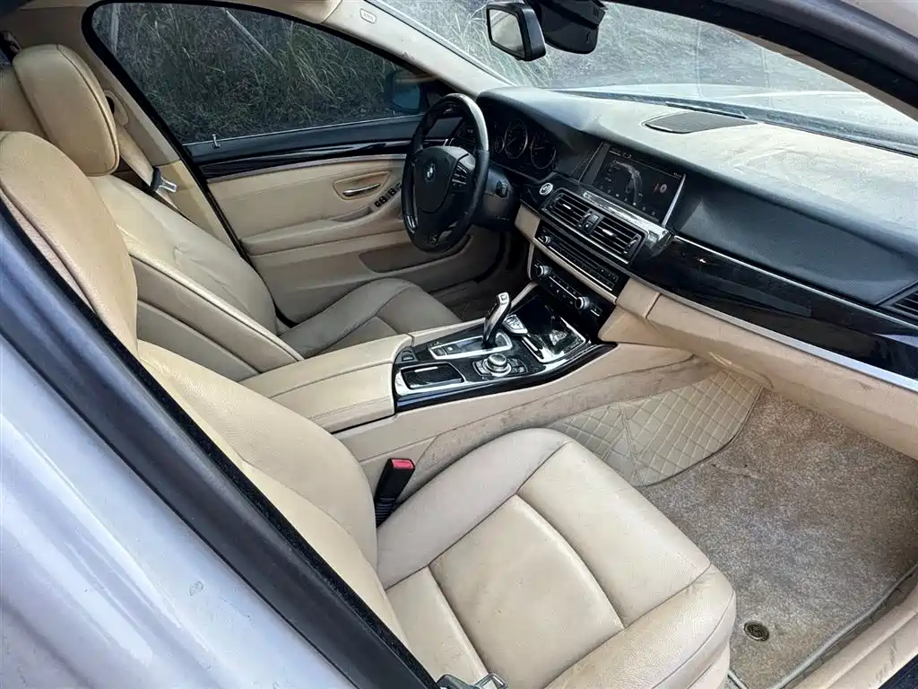 BMW 5 Series 2012 — фото 8