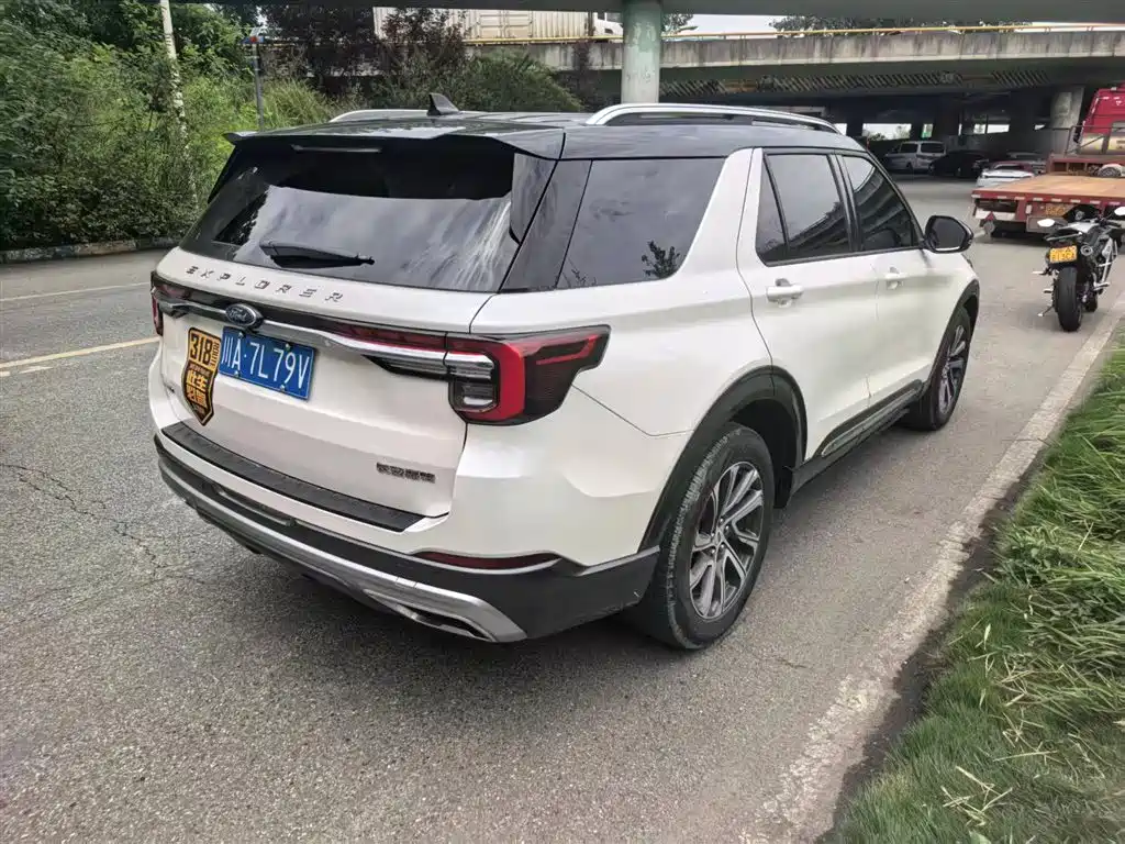 Ford Explorer 2023