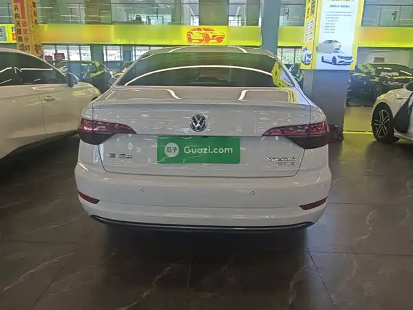 Volkswagen Sagitar 2019