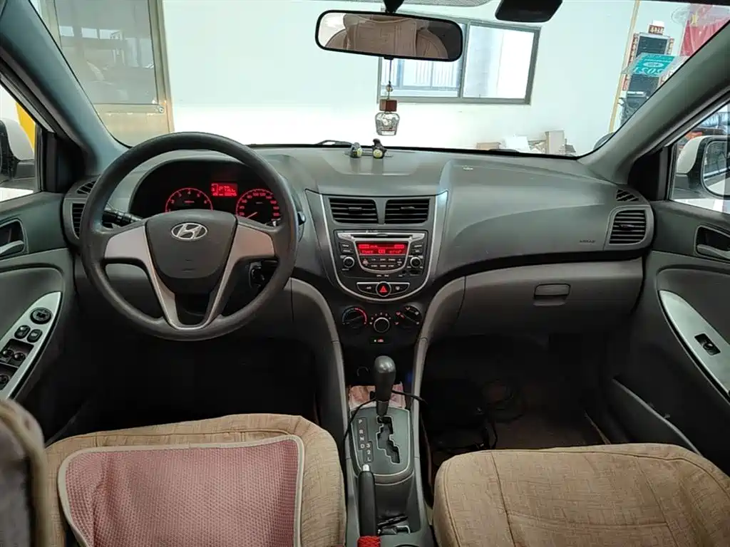 Hyundai Verna 2014 — фото 10