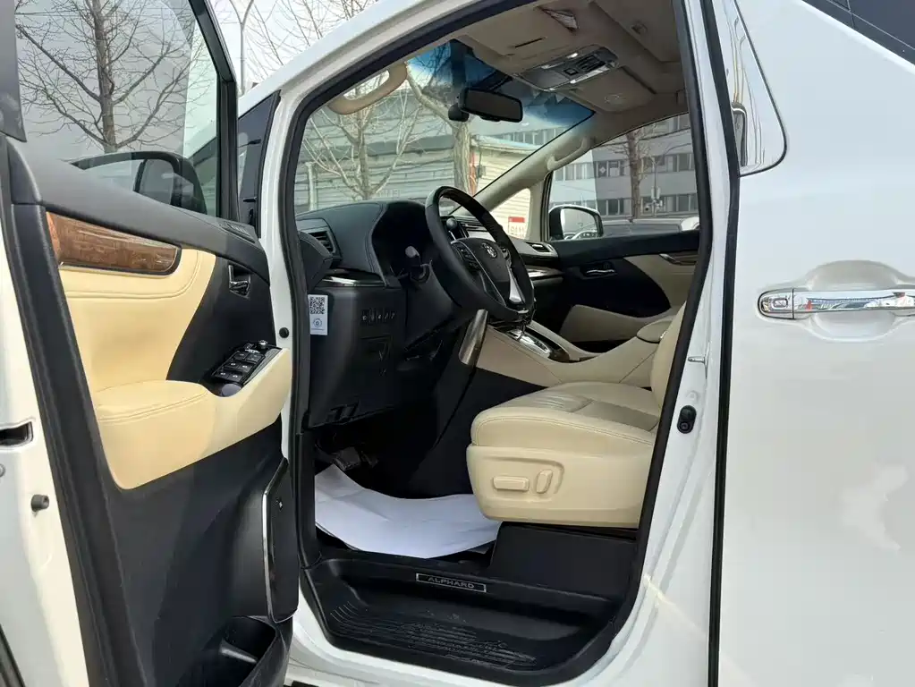 Toyota Alphard 2018 — фото 3