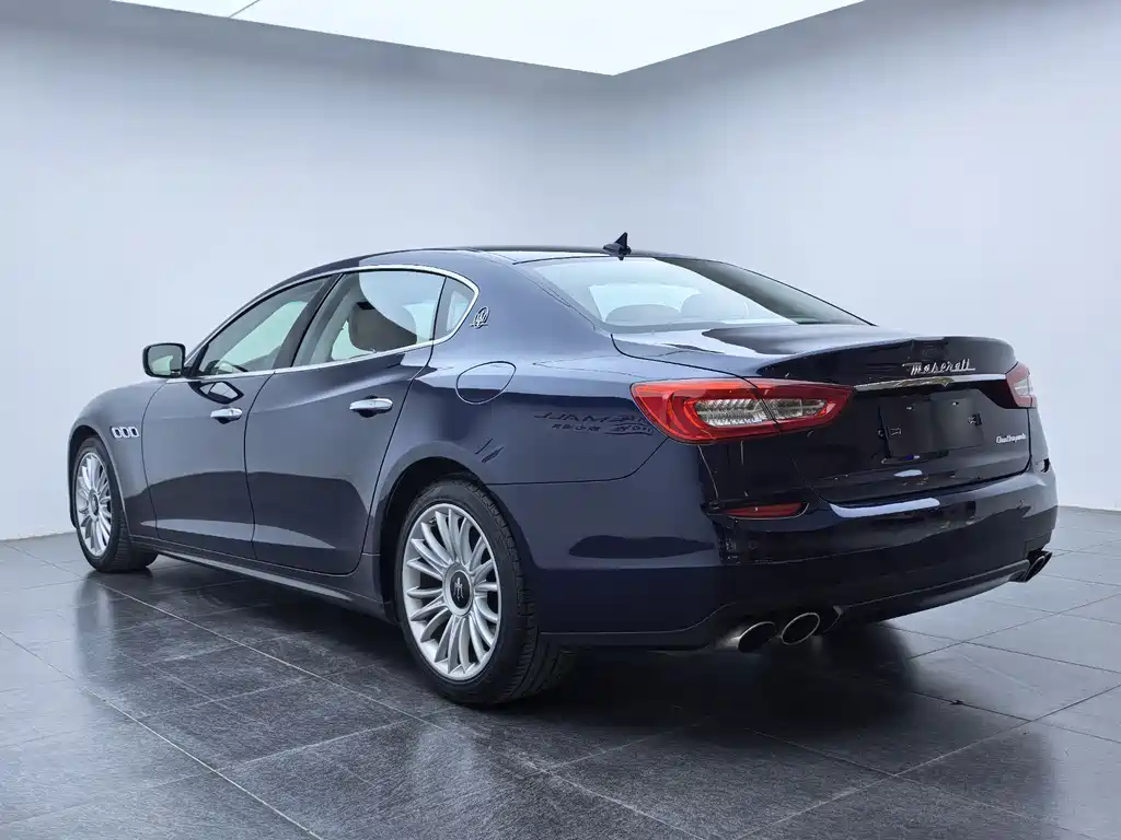 Maserati Quattroporte 2015 — фото 20