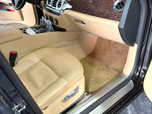 Rolls-Royce Ghost 2012