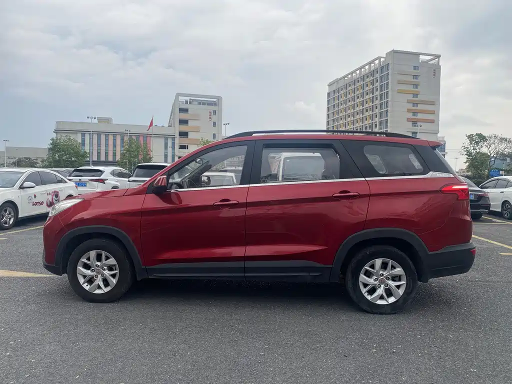 Wuling Hongguang S3 2018 — фото 7