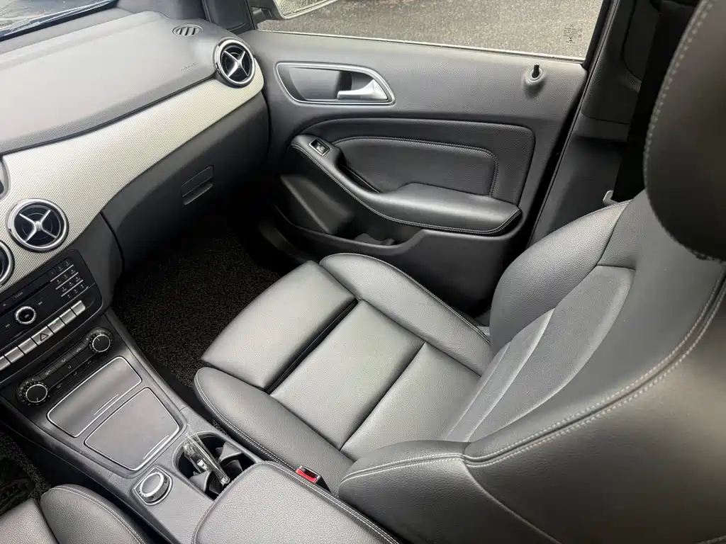 Mercedes-Benz B-Class 2017 — фото 14