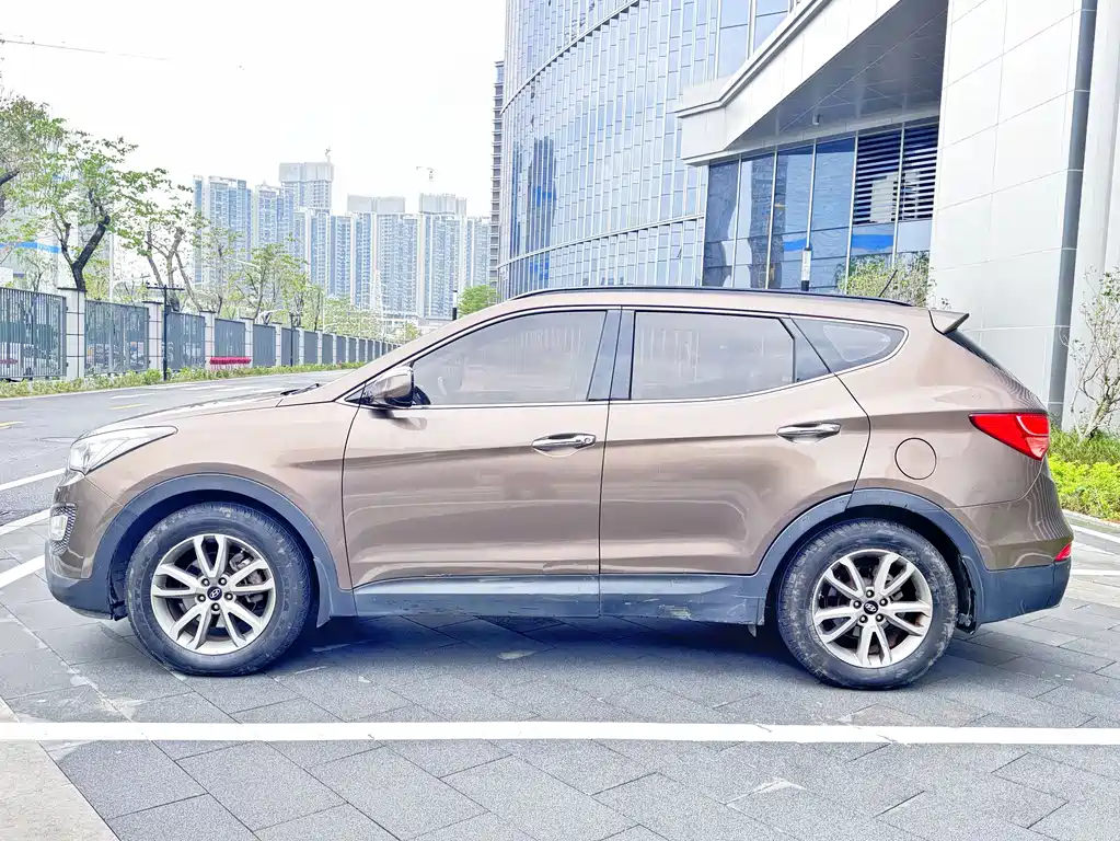 Hyundai Santa Fe 2014 — фото 30