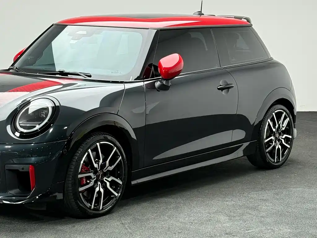 MINI JCW 2025 — фото 11