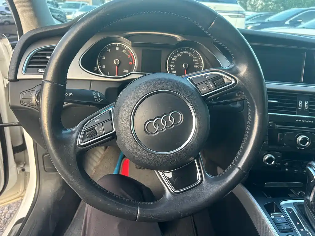 Audi A4L 2016 — фото 12