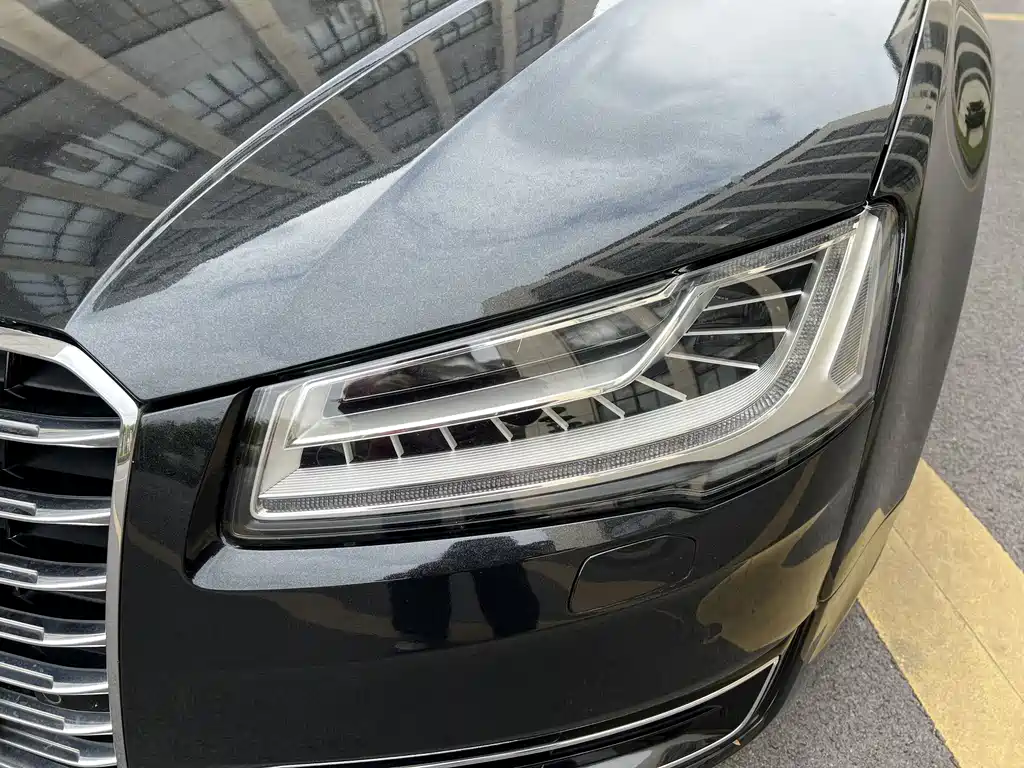 Audi A8 2015 — фото 22