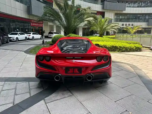 Ferrari F8 2019
